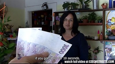 F-Sized Cupcakes Mature Get Romped in Flower Store