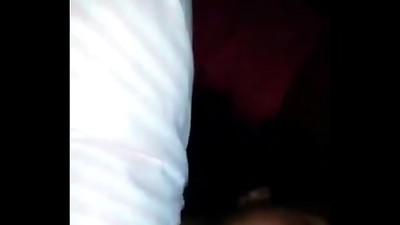 Novinha perdendo virgindade morrendo de vergonha com namorado