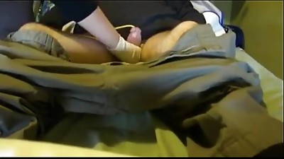 Enfermeira bate uma punheta para o TETRAPLEGICO