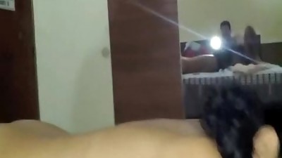 Madura le termina la lechita en su culito