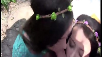 Haciendole de todo dos hermanas cachondas putas sometidas sexo salvaje toda posture orgasmos