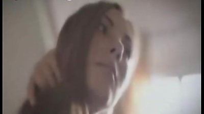Hija del jefe follada duro por su novio en casa teenager gritando de las penetradas tetona colegiala cal