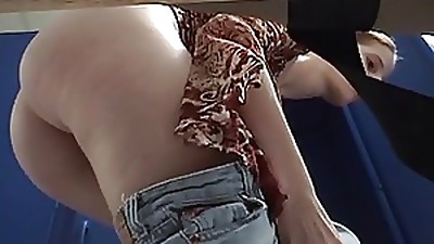 Locker Room Girl Caught Switching By a Sneaky Camera