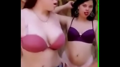Hermanas culeando por Facebook live