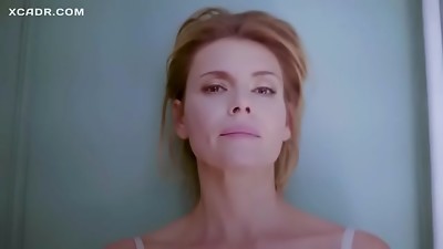 Любовь Толкалина в прозрачной блузке читает стих