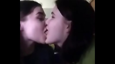 2 HOT Lezzies IN WEBCAM PERISCOPE