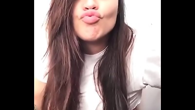 Perlla rebolando seu bund&atilde_o gostoso