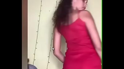 novinha de vestido mostrando D   Quer ver ela ao vivo acesse: http://taraa.xyz/1wI7