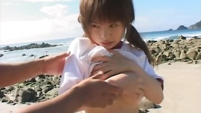 Gonzo Hookup at the Beach with PRetty Chinese Babe Ran Monbu