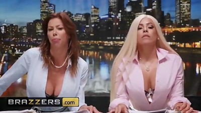 Brazzers - Horny news sluts Alexis Fawx and Luna Star smash the paige