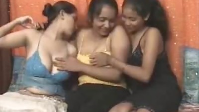 SISTERR SHARED BROTHERR  WITH 3 Pals