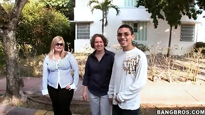 Chubby amateur Brittney gets filmed on the street