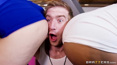 Jaw-Dropping Interracial Threesome At Brazzers Ladies, Twerk It Out