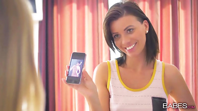 Naked pictures lead to a jaw-dropping lesbian sex vignette