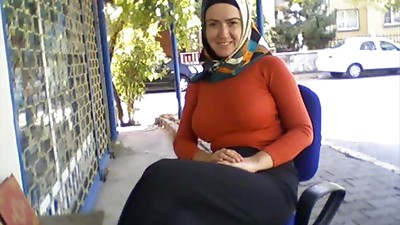 Slideshow of Arab ladies