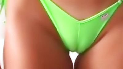 Amazing cameltoe on bikini girl