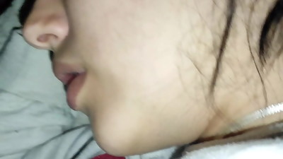 I fuck my teen girlfriend before going to sleep – internal cumshot