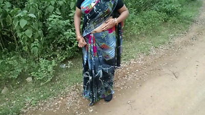 Highway Par Randi Aunty Ko Pataya Apartment Par Lakar Chudayi Ki