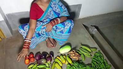 Indian Vegetables Selling Girl Has Rigid Public Hump With Uncle