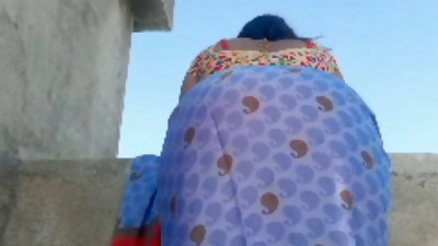 Indian Bhabhi’s phat bra-stuffers in half-shirt