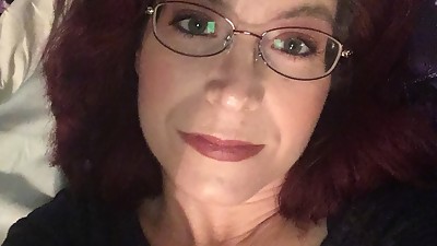 Vulgar Chat with Friend and Displaying my Cunt