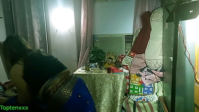 Delivery boy hot milf bhabhi ko accha se chode mal nikala!