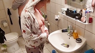 Stepsister Arse Fucked Hard In The Shower And Everyone Can Hear The Spanks
