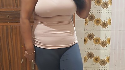 Bhabhi ne ghar par have fun guy bulakar apni chut ko service karai...full sex video....