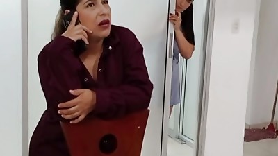 Buxomy stepmom having lesbian sex in her own bed - Porno in Spanish