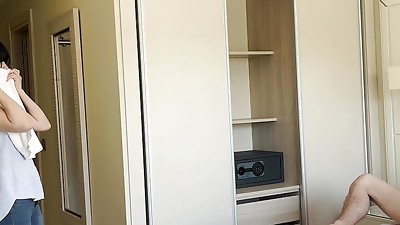 PUBLIC Meatpipe FLASH. I pull out my Meatpipe in front of a hotel maid and she agreed to jack me off.