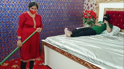 Pakistani Urdu Mansion Maid Seduces and Banged Rock-hard By her Mansion Owner Stud