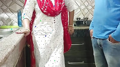 I Love How My Stepmom Sucks My Cock In The Kitchen. I Smash Her Doggystyle.Fucking my stepmom in the kitchen in hindi