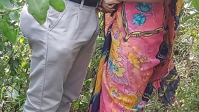 Indian desi ass-fuck sex, aunty gives her cock-squeezing ass for fucking.