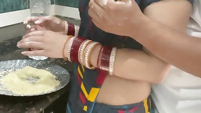 Devar Ne Bhabhi Ki Choli Mein Lagaya Aata aur Kari Jabardast Chut Chudai